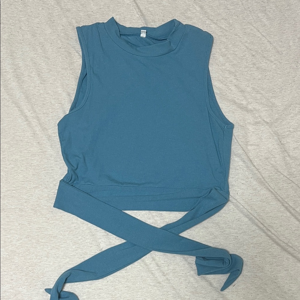 Elegant Sleeveless Blue Crop Top